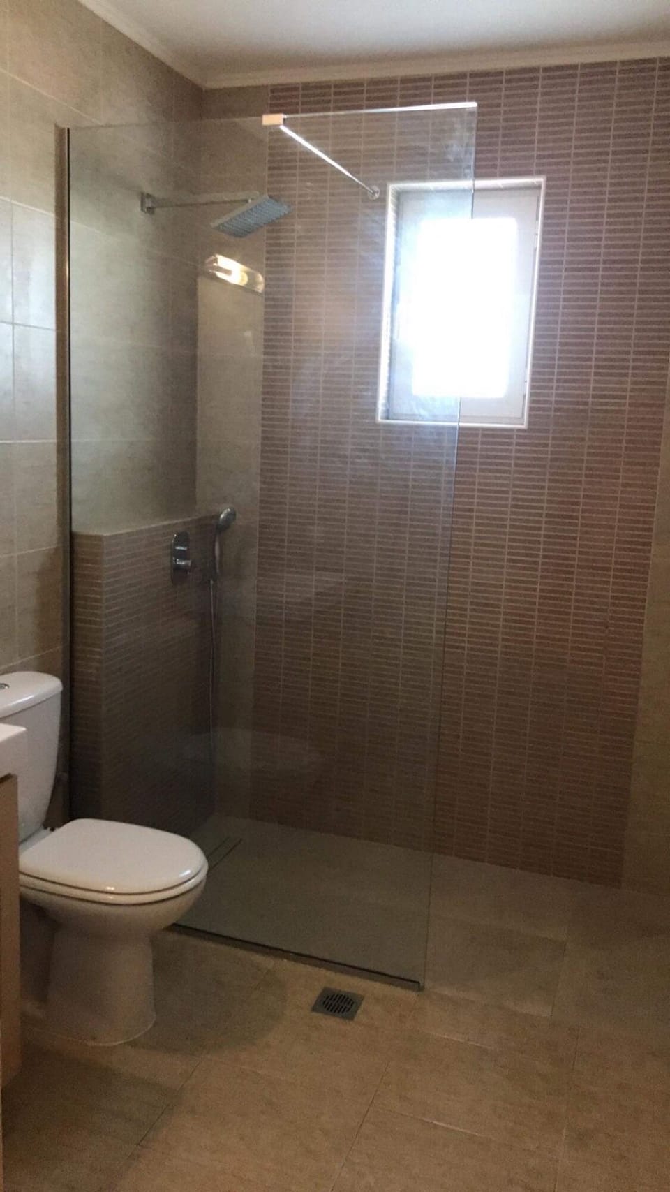 Walk in shower room 1