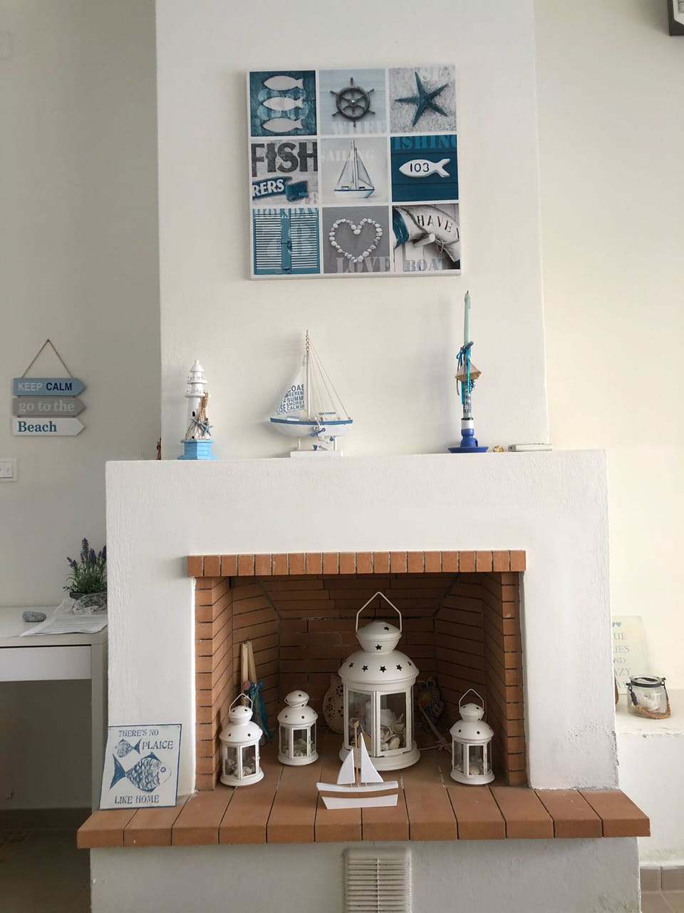 Living room fireplace 