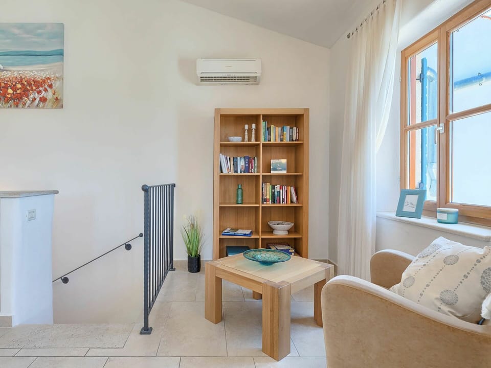 Property, Table, Furniture, Shelf, Building, Bookcase, Window, Shelving, Wood, Interior Design