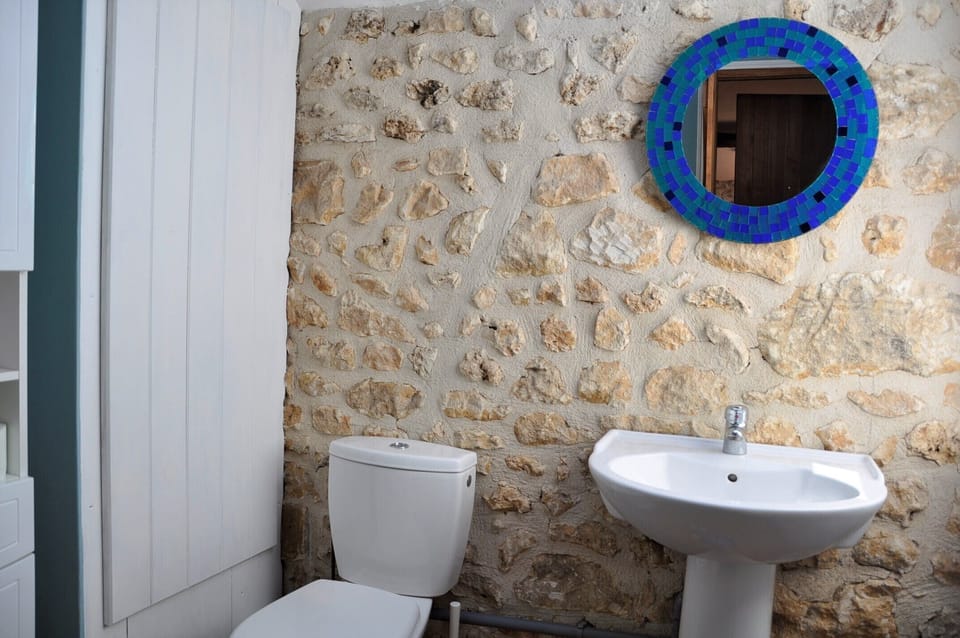 one of 2 bathrooms