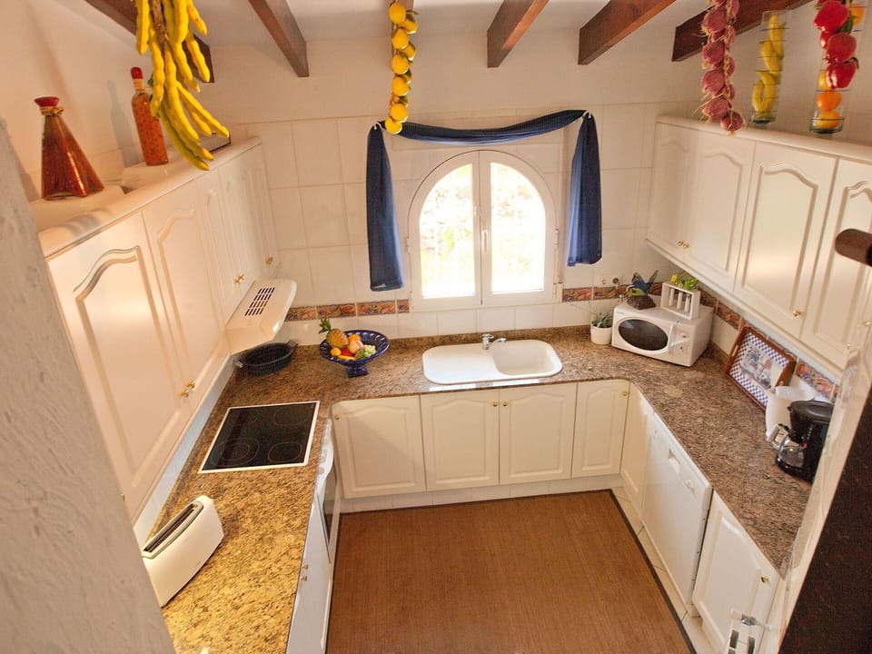 Room, Property, Furniture, Interior Design, Building, Sink, Countertop, House, Floor, Architecture