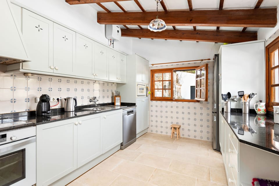 Fully equipped kitchen