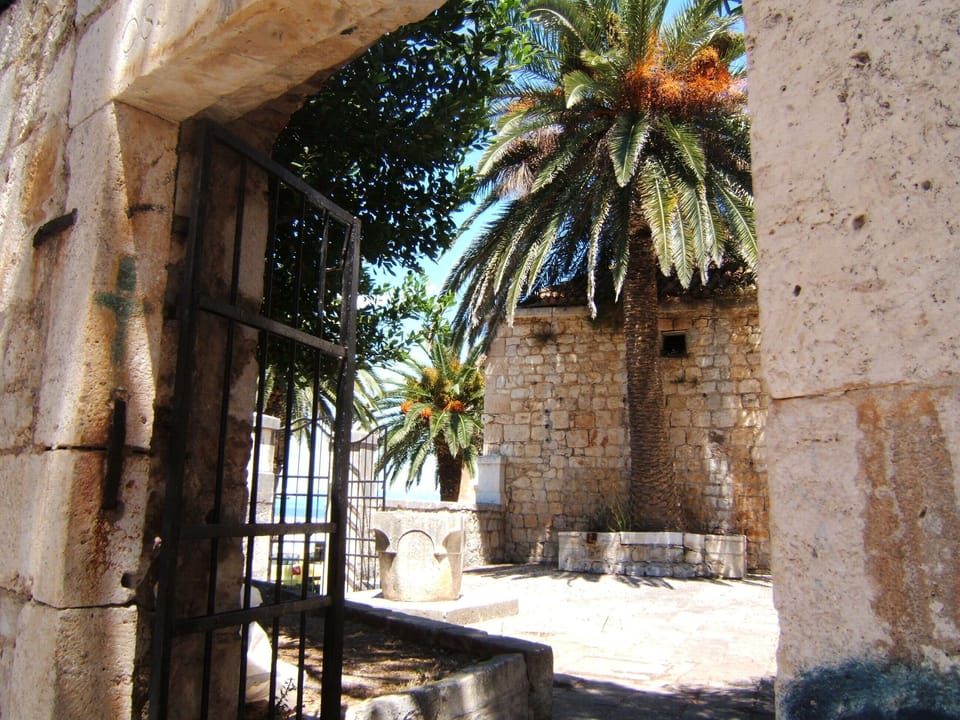 Sutivan scene