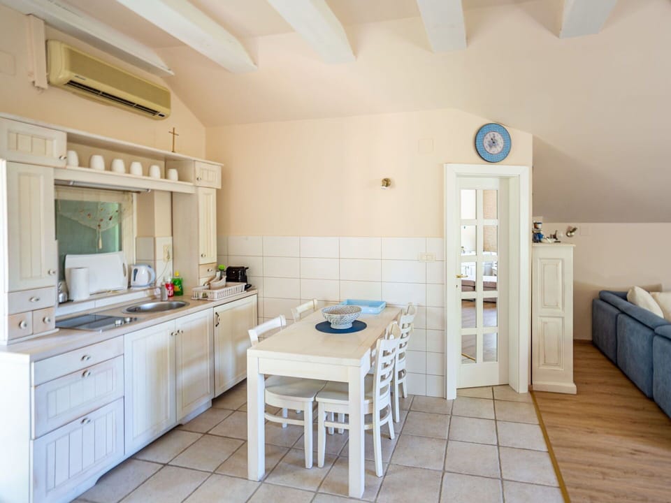 Cabinetry, Furniture, Property, Countertop, Azure, Drawer, Kitchen, Wood, Interior Design, Sink
