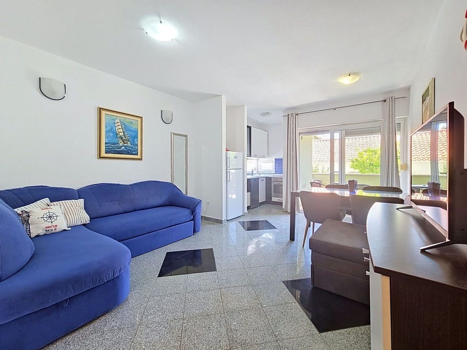Furniture, Flooring, Floor, Apartment, Ceiling, Couch, Living Room, Chair, Coffee Table