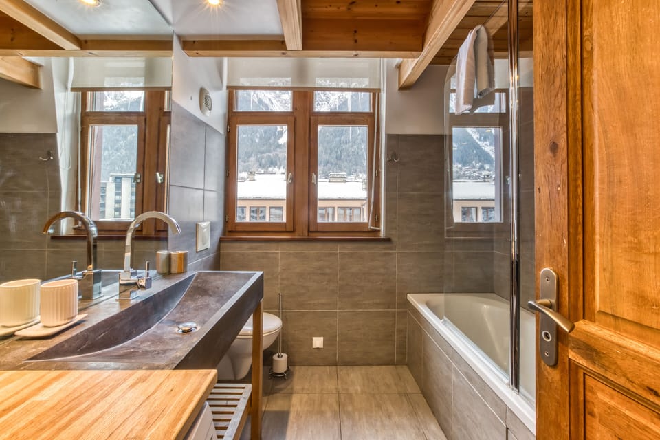 Main Bathroom