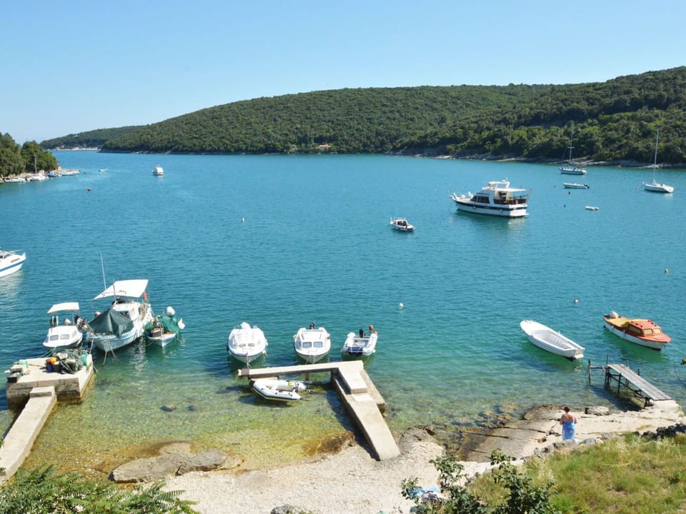 Body Of Water, Coast, Sea, Bay, Coastal And Oceanic Landforms, Water, Tourism, Inlet, Cove, Promontory