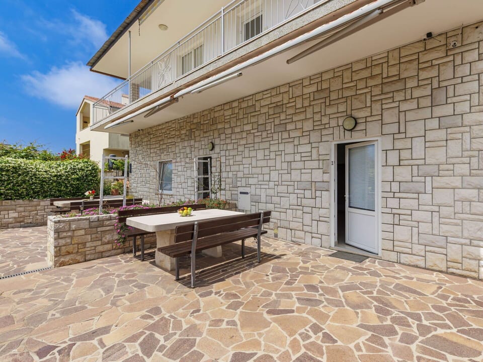 Brick, Flagstone, Stone Wall, Brickwork, Shade, Tile, Cobblestone, Balcony, Siding