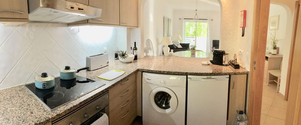 Kitchen, washer, fridge, dishwash, Nespresso coffee machine, toaster, kettle etc