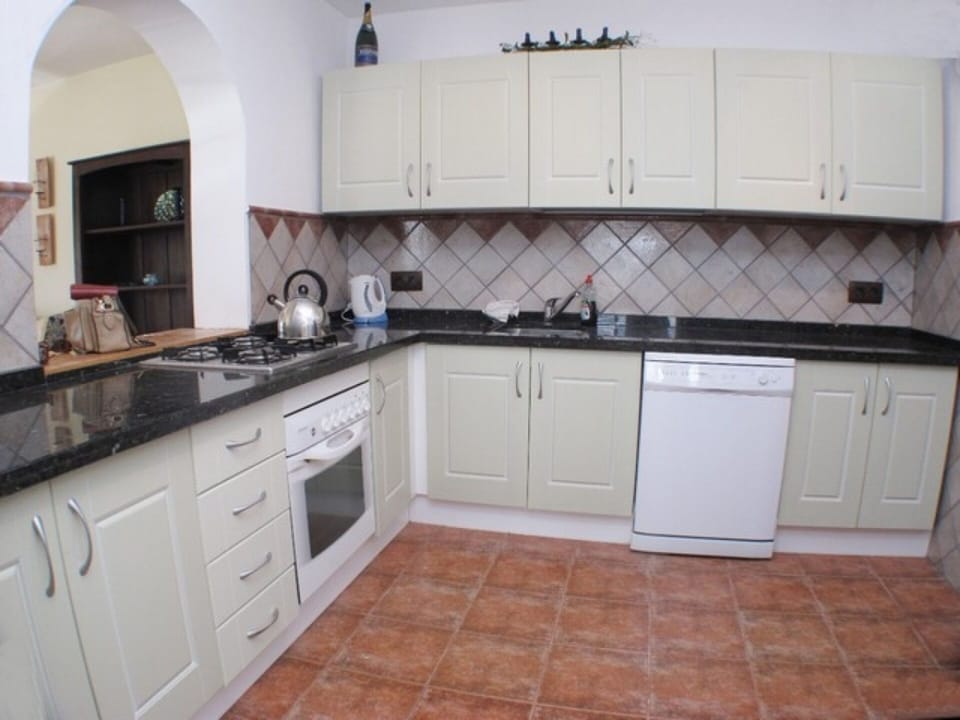 Lower villa large kitchen