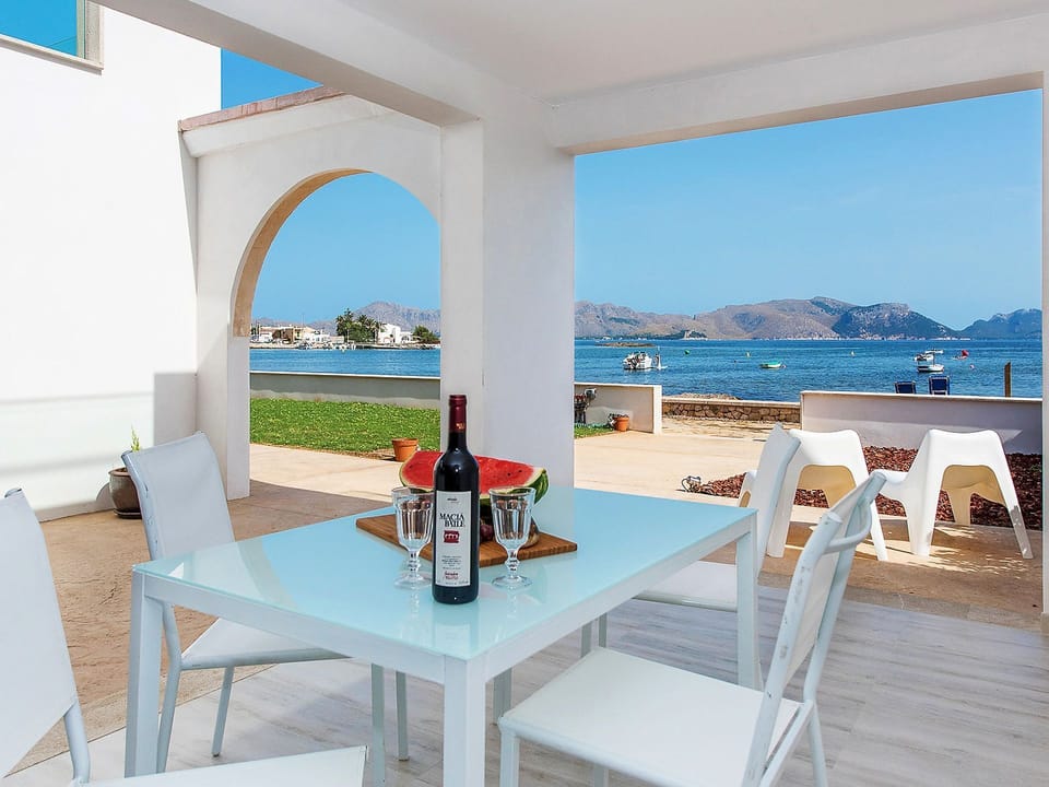 Property, Building, Room, Furniture, Azure, House, Table, Real Estate, Vacation, Interior Design