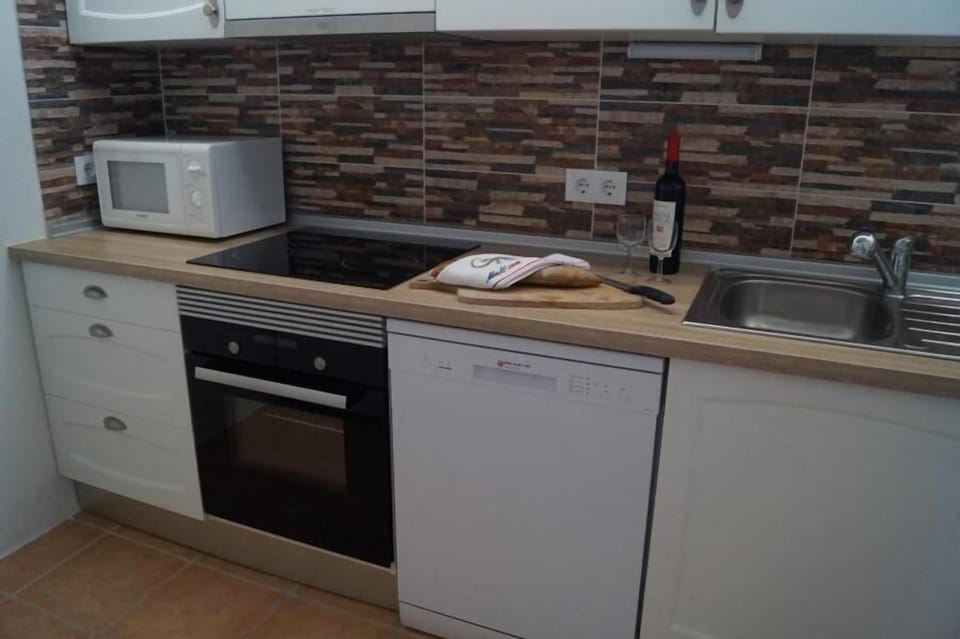 Kitchen Bungalow 1