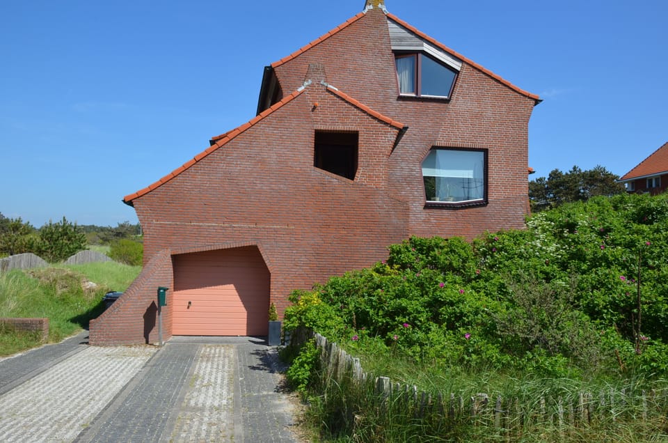 Holiday home 'Helmbloem'