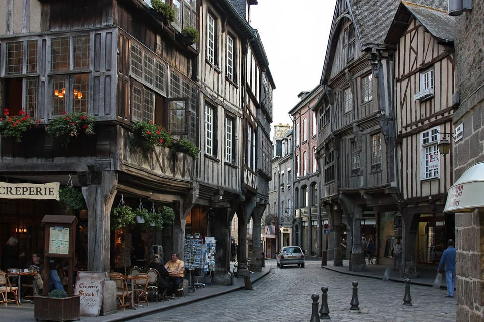 Dinan is 37 km away
