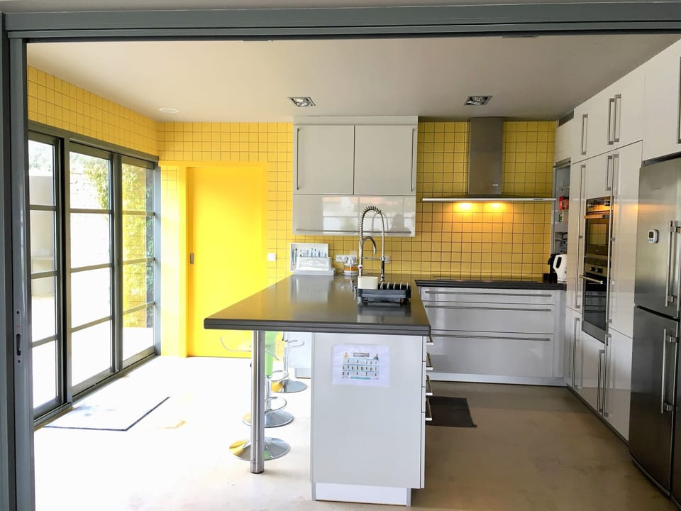 Fully equipped contemporary kitchen