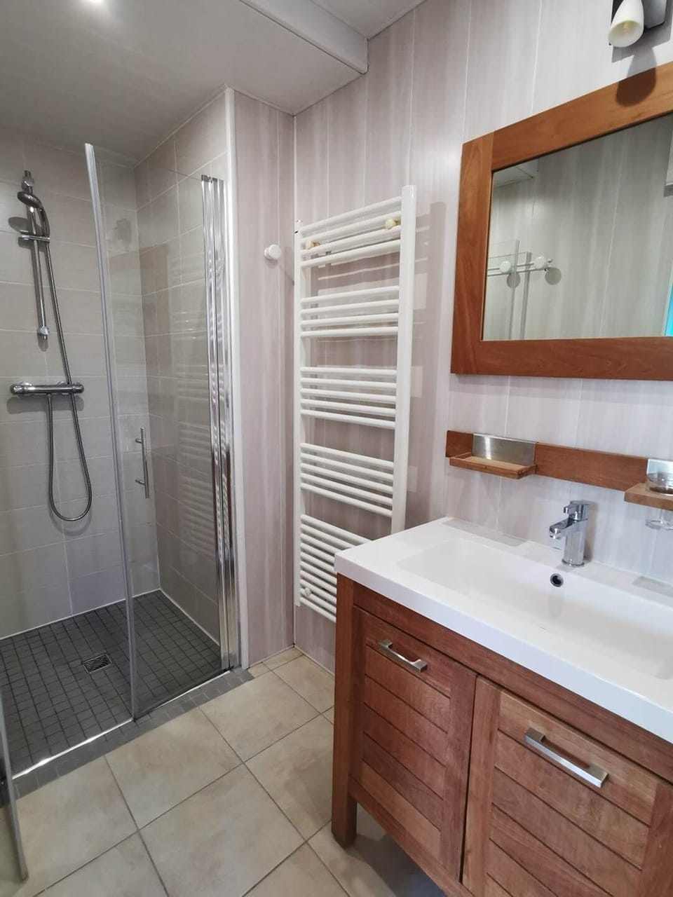 salle d'eau cottage nature gite maison d'hôtes bien être spa morbihan bretagne séjour détente relaxation repos ressourcement cure ayurvédique méditation
