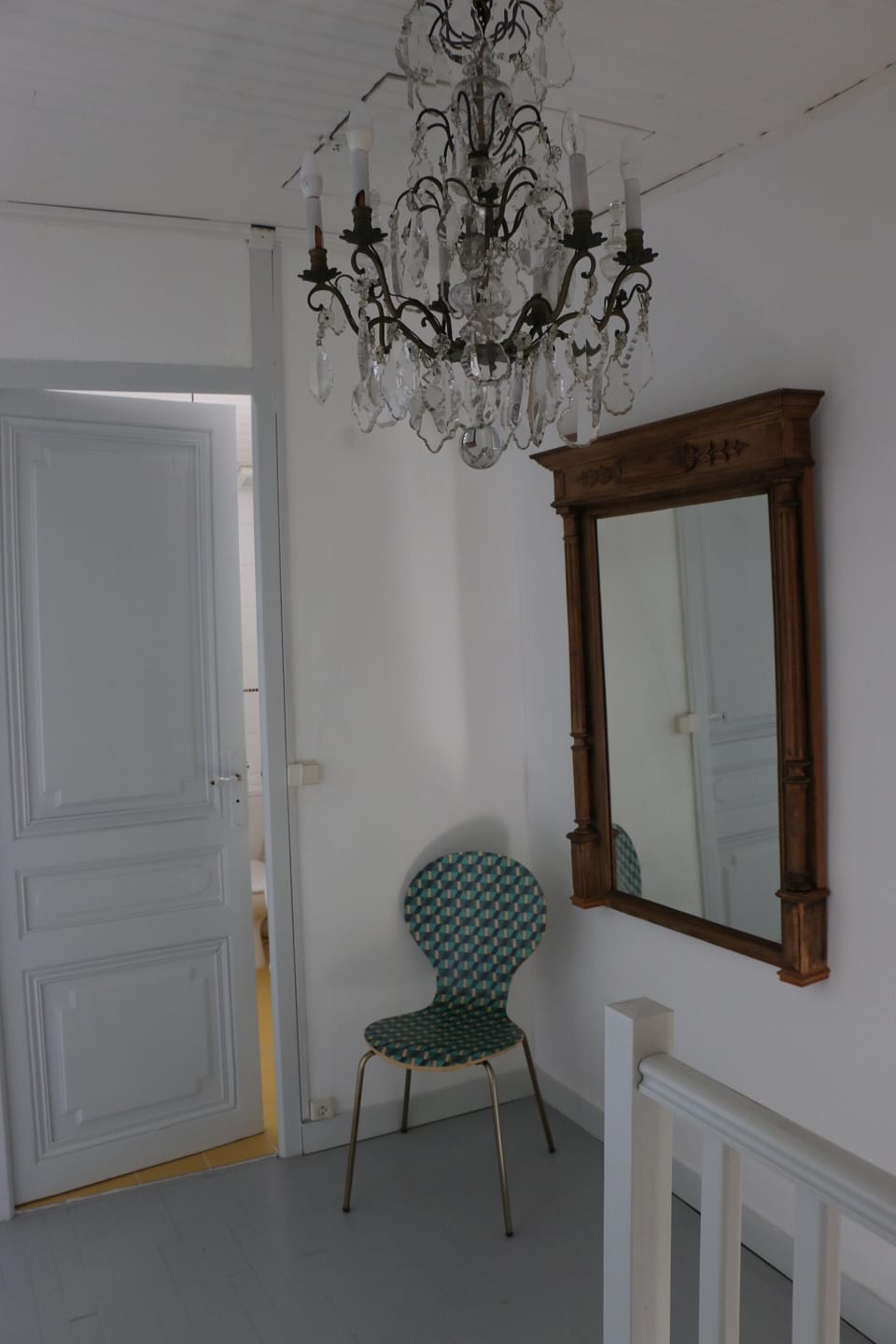 staircase landing 1st floor