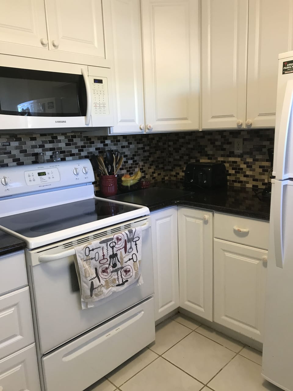 Electric Stove, with easy clean cooktop