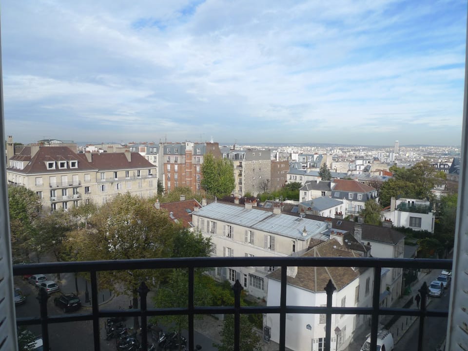 Fantastic panoramic view over Paris from living room window !