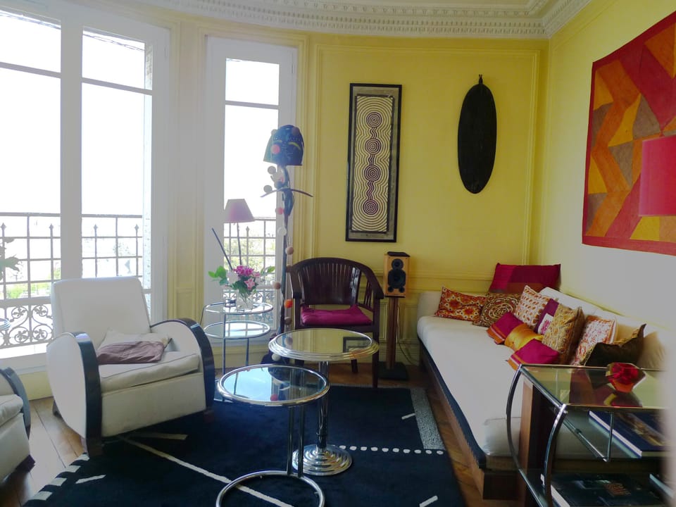 Living room right view
