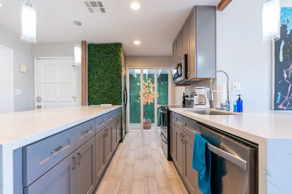 "Fabulous indoor/outdoor open floor plan."  5-stars | Heather