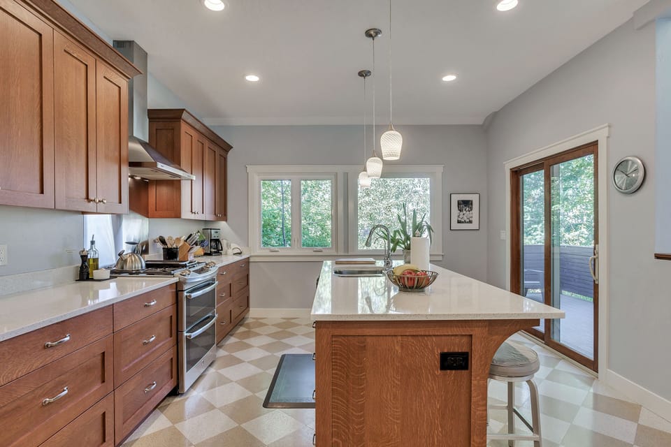 Large Kitchen Island with sink/filtered water/ and bar seating for 4