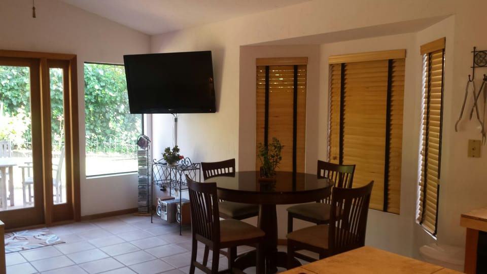 Family Room with Dining Area and 42' TV