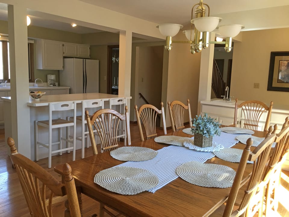 Eating area, view of kitchen.
