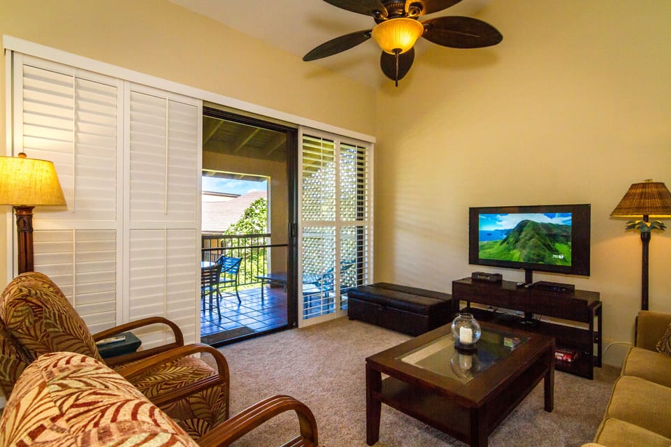 Living room opens to lanai