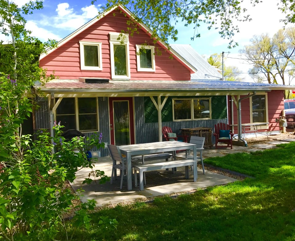 Shady and functional outdoor yard, outdoor seating for 8+.  Bring on summer BBQ!