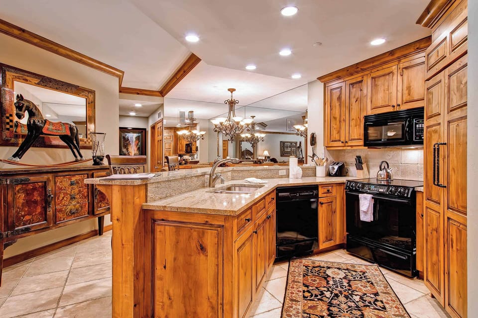 EastWestResorts_02 HL208_Kitchen