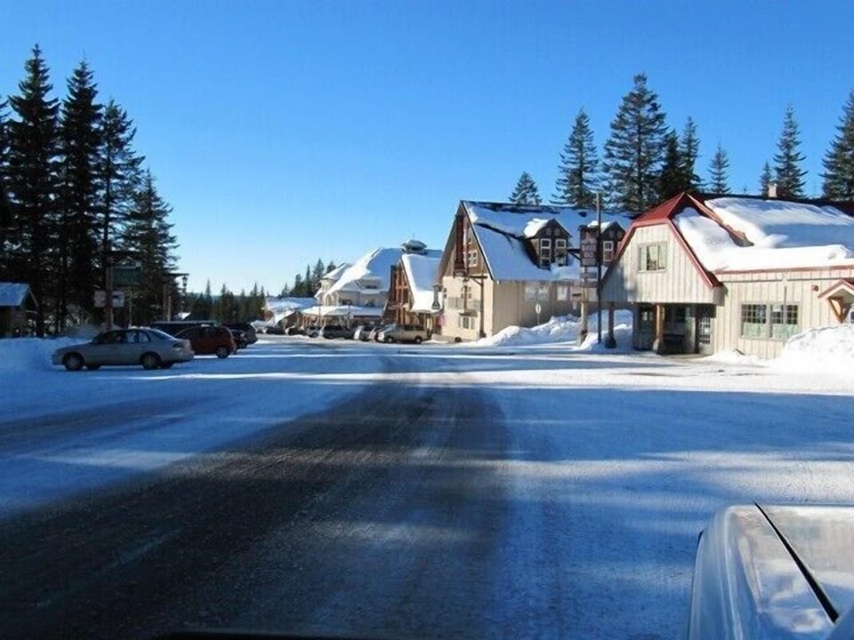 The beautiful mountain village of Government Camp