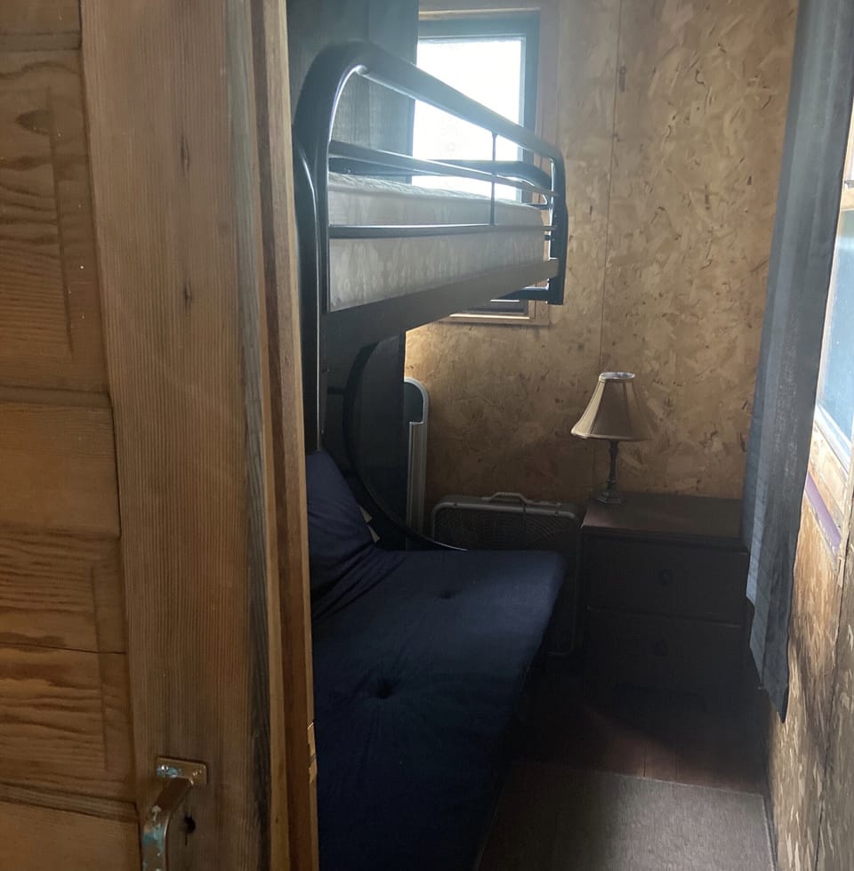 Bedroom 2 - futon bunk 