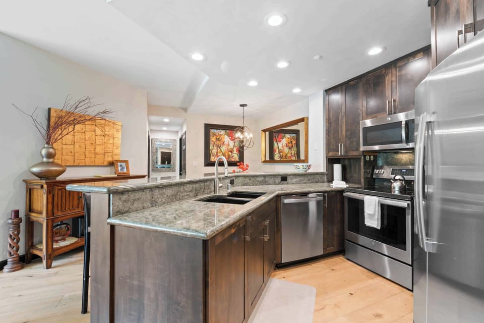 highlandslodge-300-1169_52350831095_o
