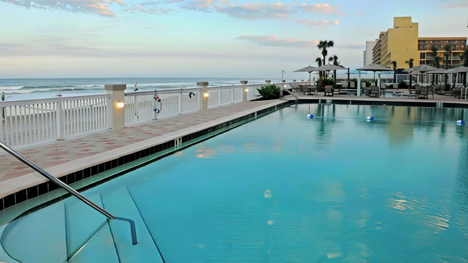 COMMON AREA:  Larger Outdoor Pool