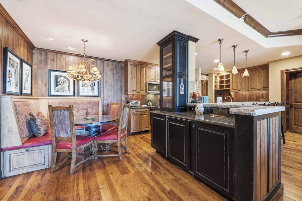oxfordcourt-303-0691_54987396943_o