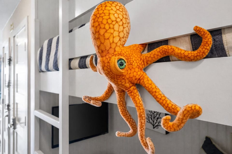 Little touches kids love—say hello to the stuffed octopus in the bunk nook of this family-friendly Casa del Mar condo.