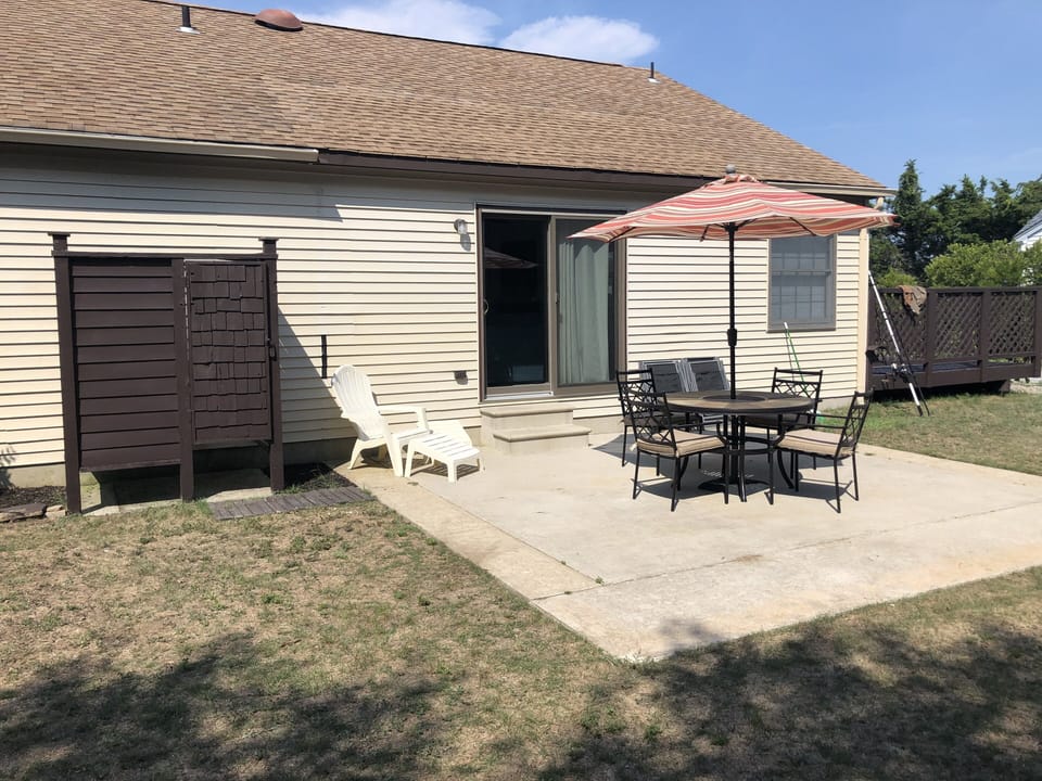 Outside shower and patio