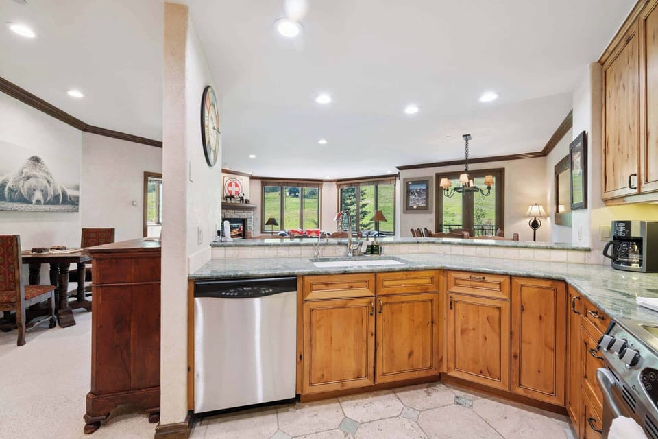 highlandsslopeside-213-5575_54669425802_o