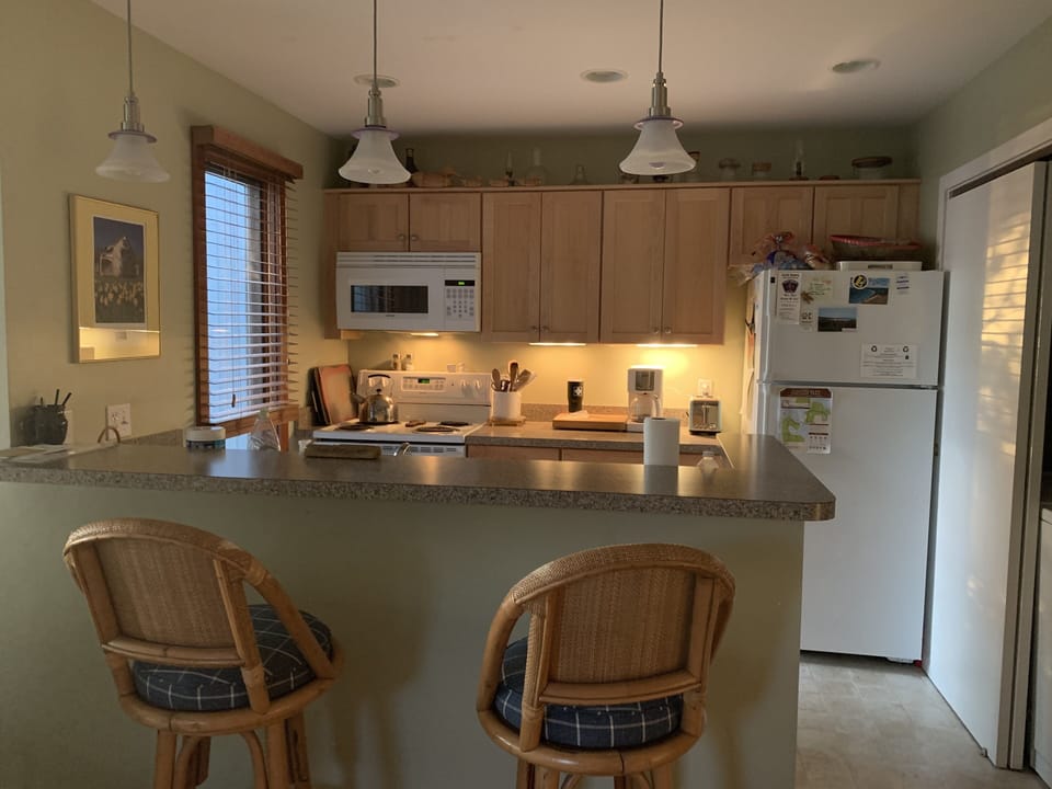 Kitchen Breakfast Bar