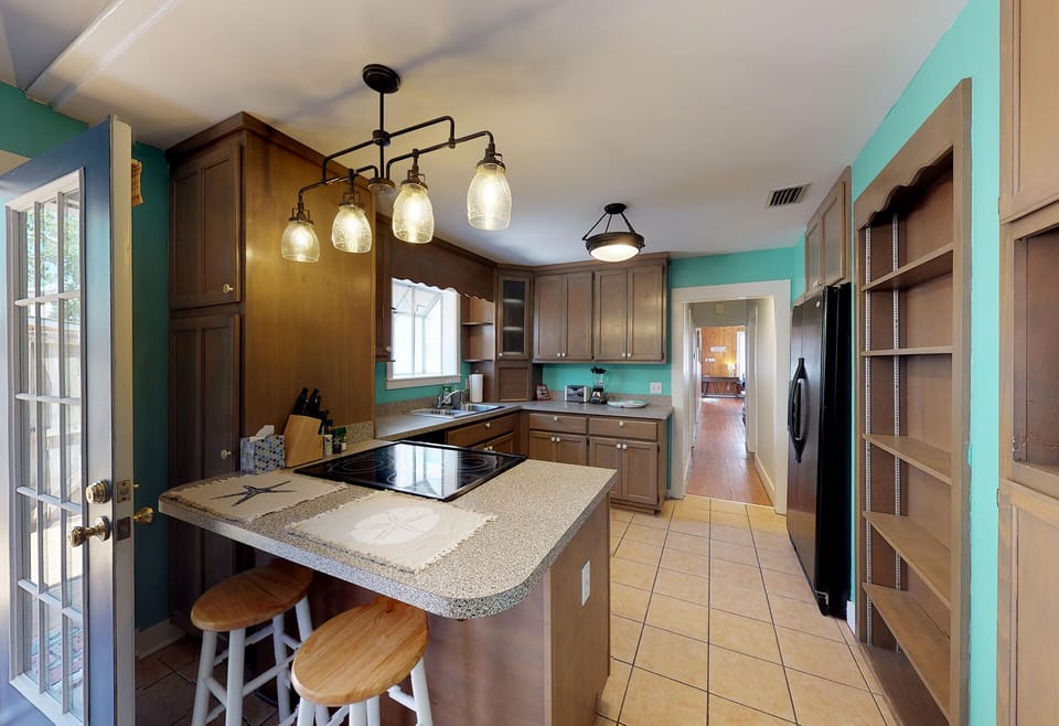 eating bar/kitchen