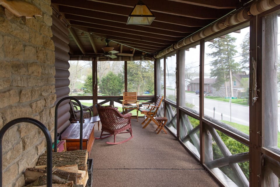 Walk-thru porch