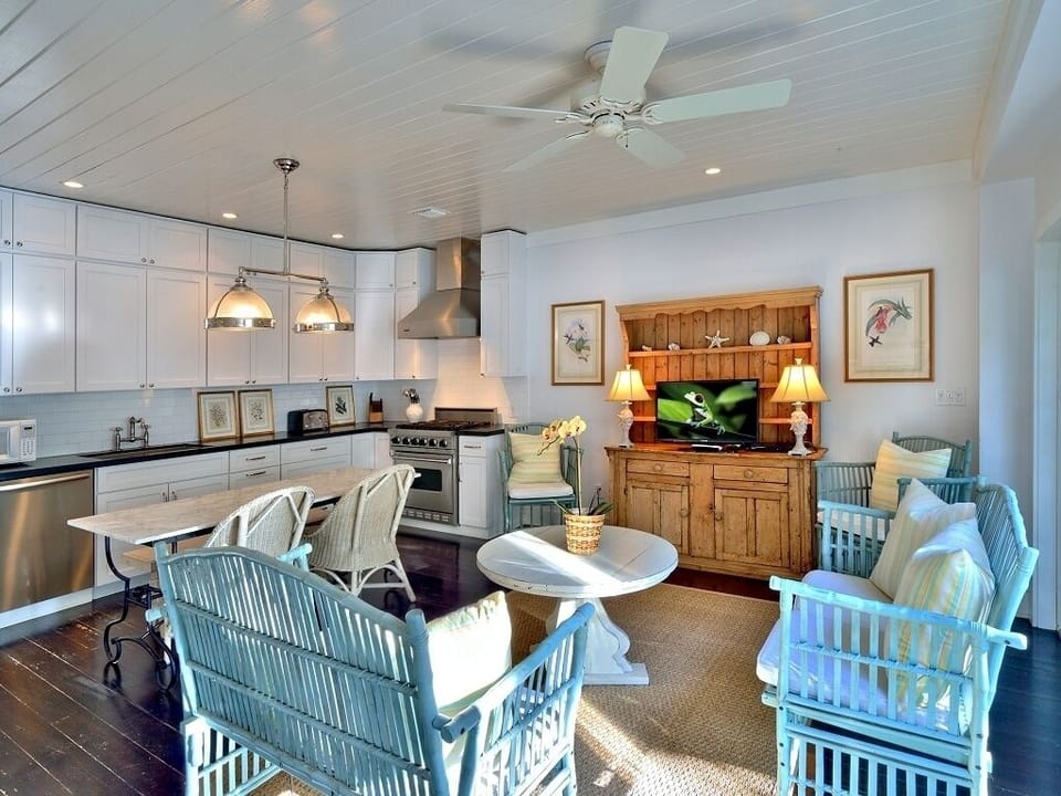 Kithchen & living area