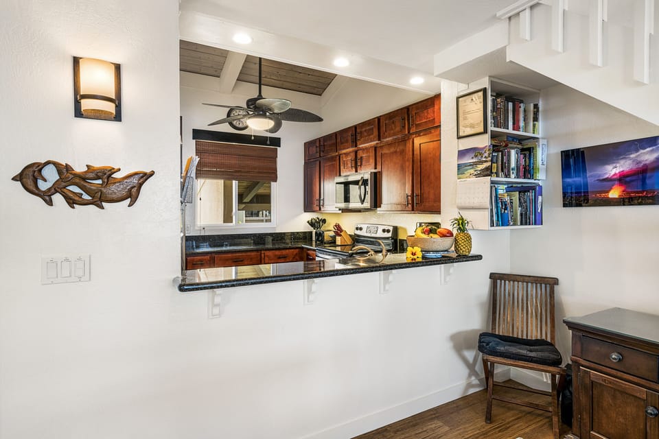 Looking through to Kitchen from dinning room.