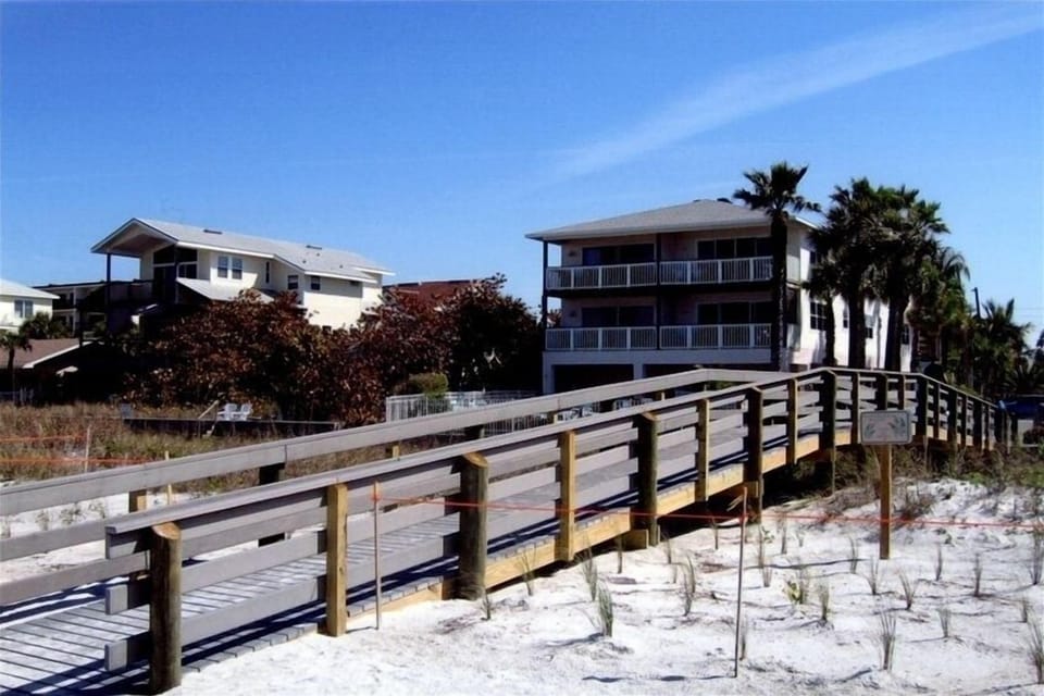 WALKWAY TO BEACH FRONT