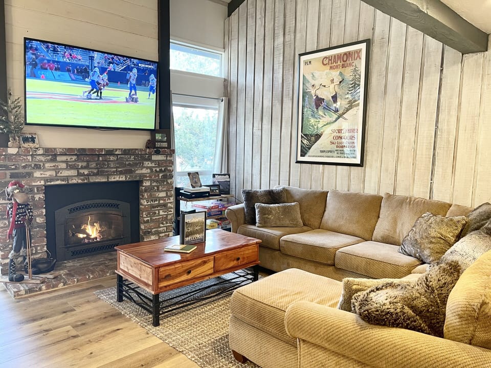 Welcome to our newly updated home away from home!  Walk to canyon lodge!
