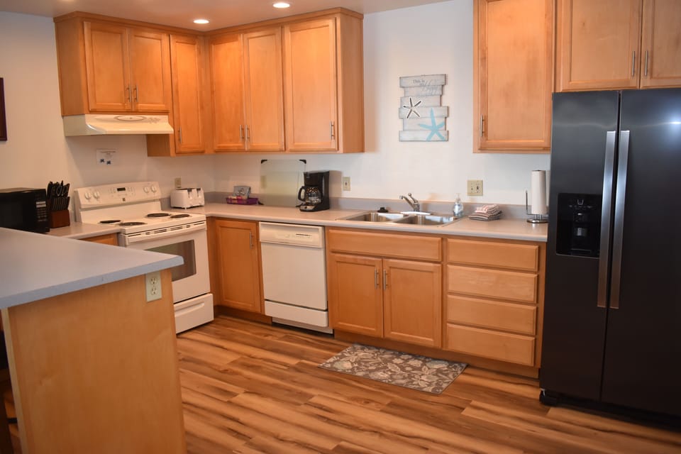 Well equipped kitchen. 