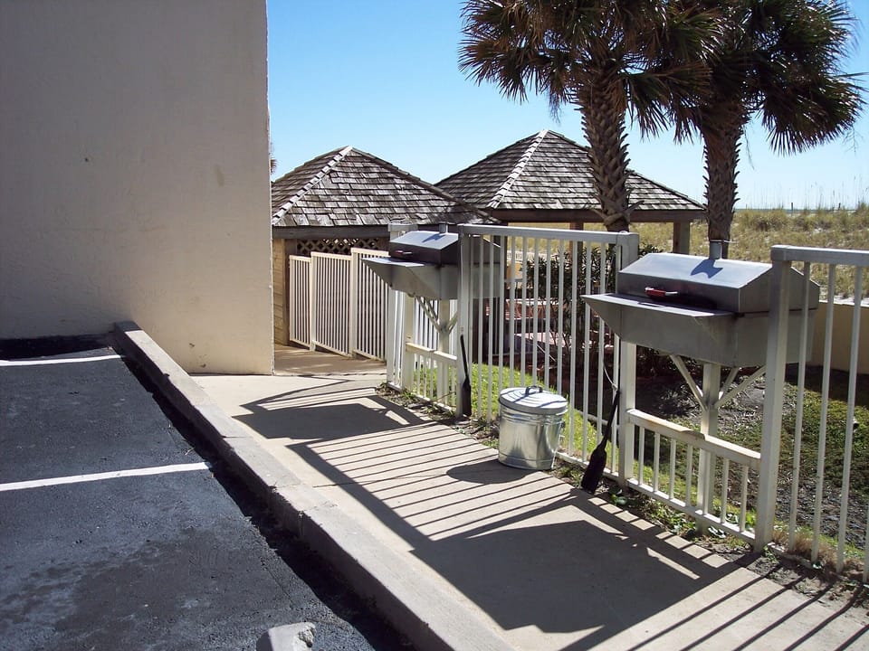 Grillin' area on West side of building