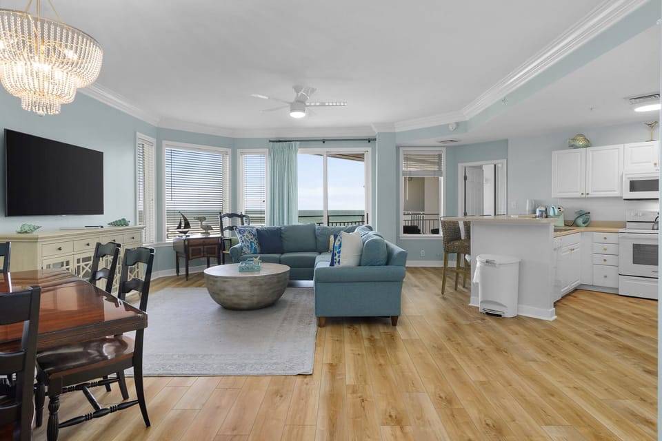 Villa de Goulet - Ocean View Condo in Forest Beach with 2 Community Pools