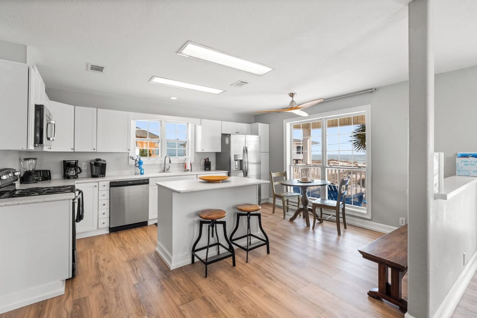 Full kitchen